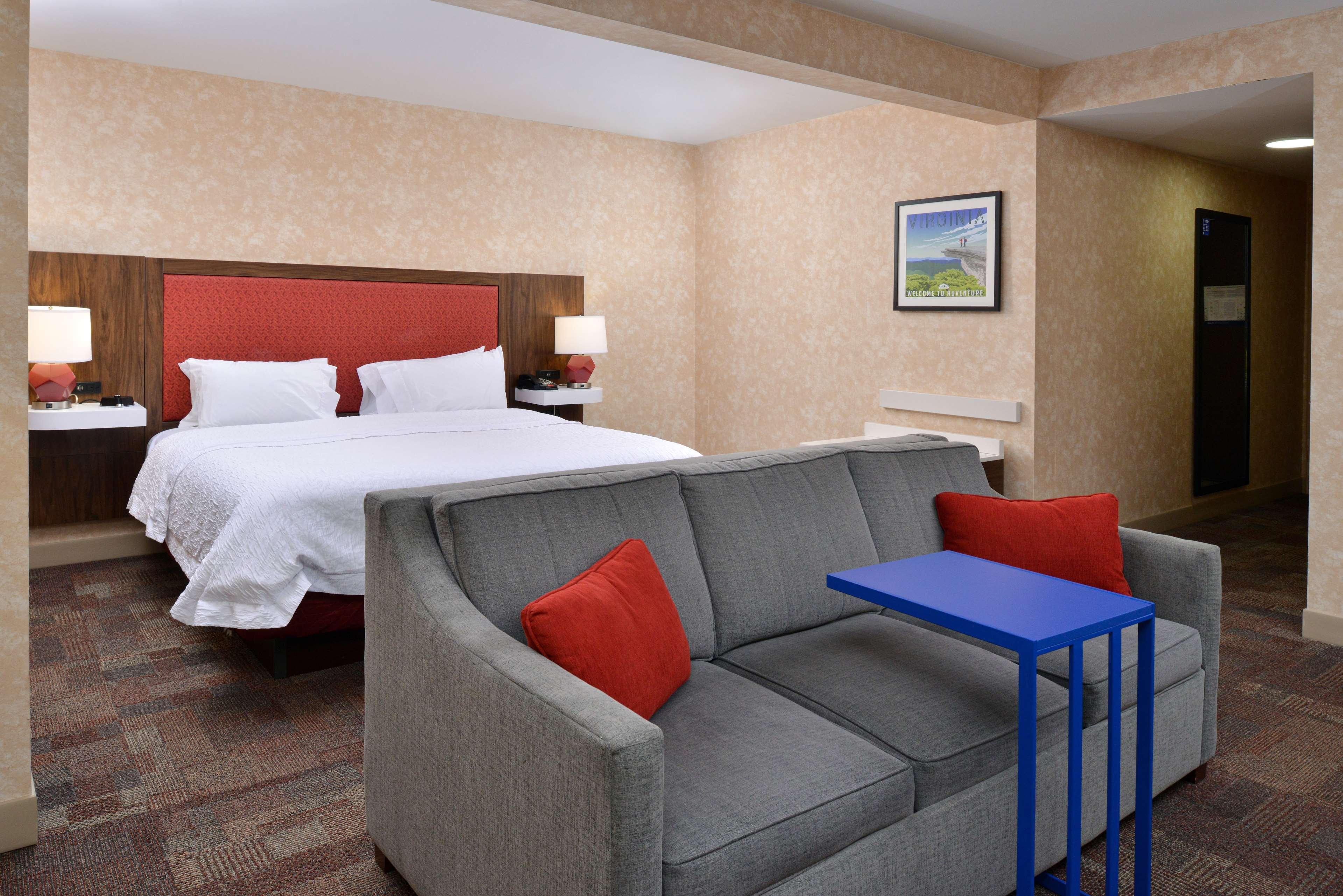 Hampton Inn Wytheville Buitenkant foto