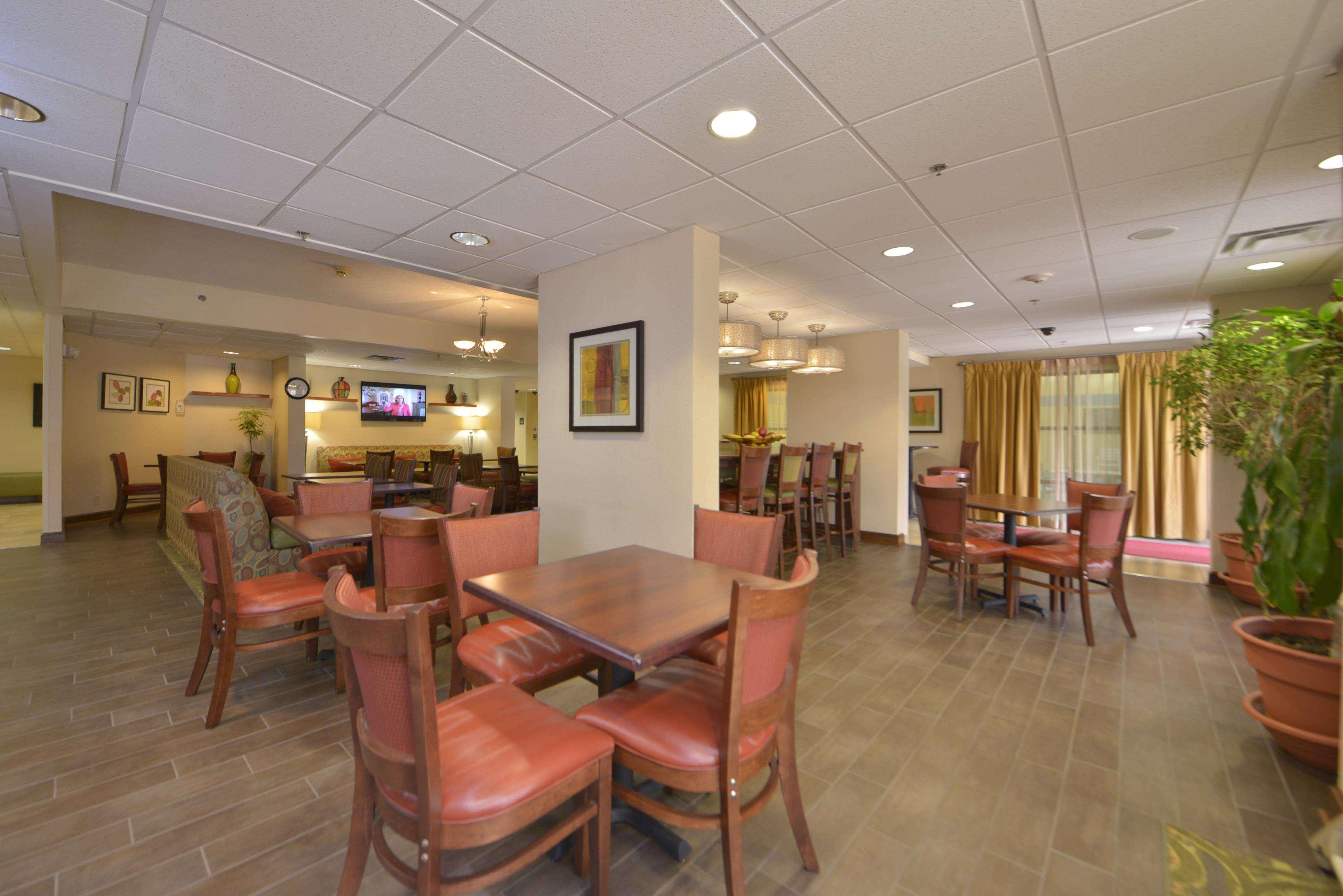 Hampton Inn Wytheville Buitenkant foto