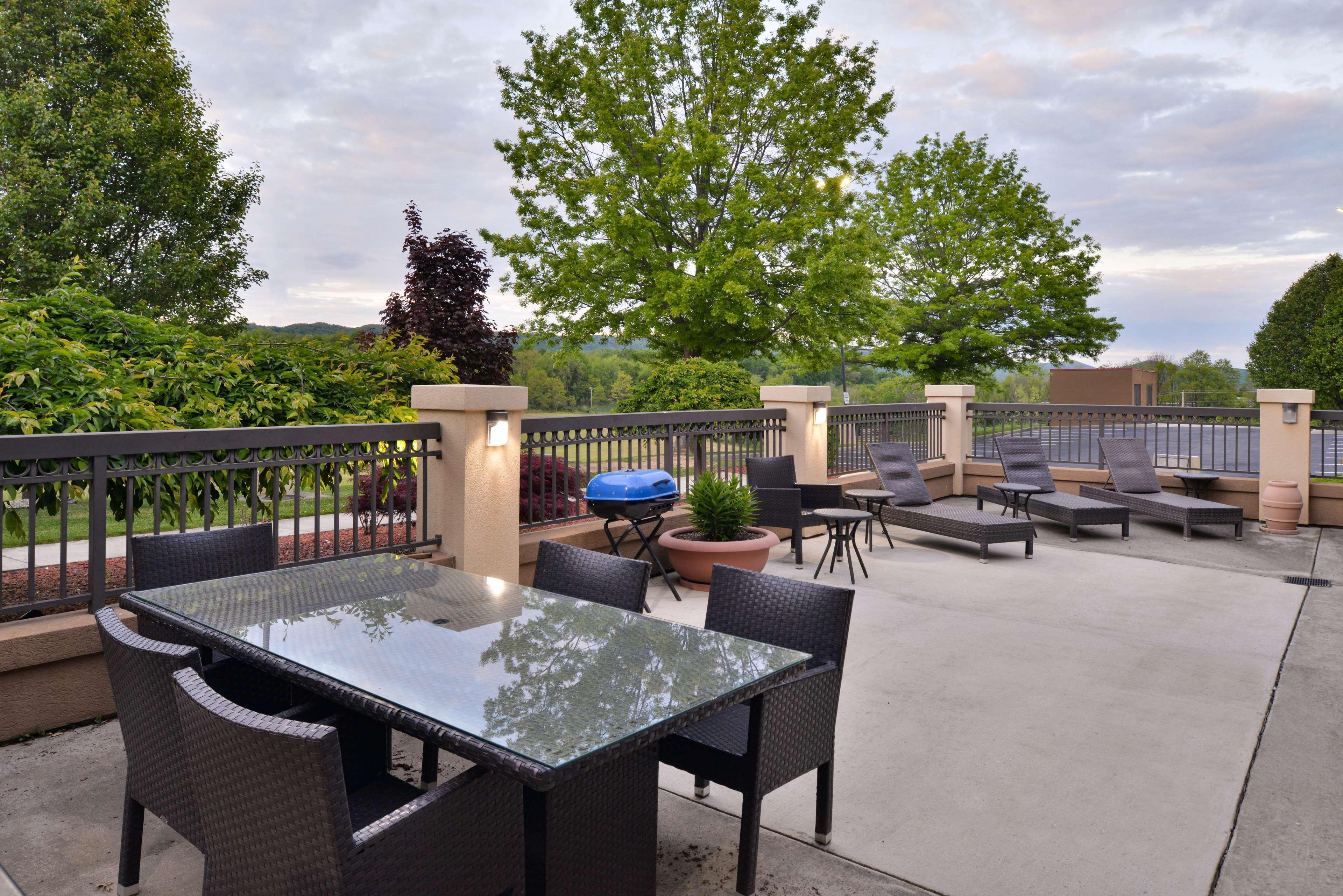 Hampton Inn Wytheville Buitenkant foto