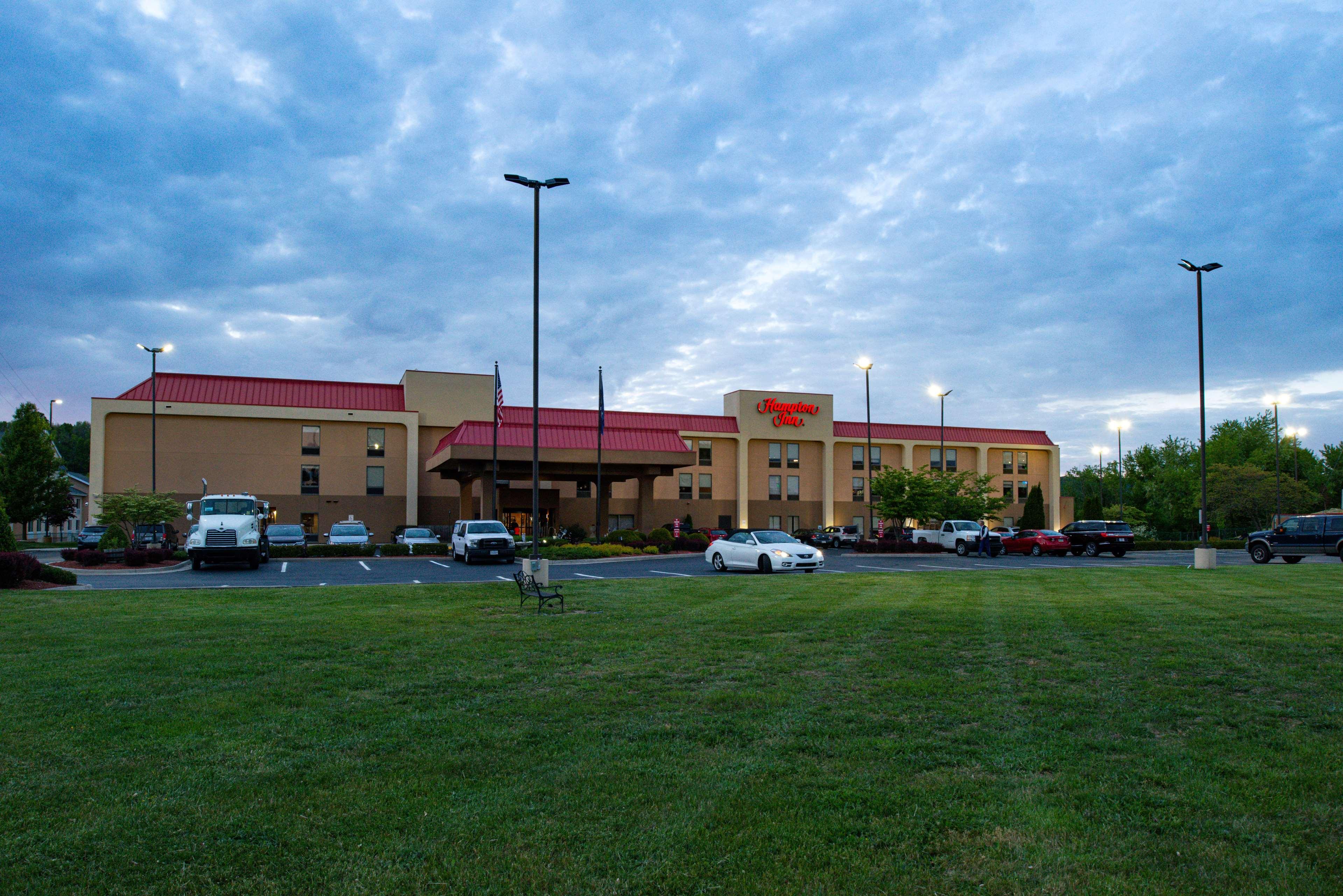Hampton Inn Wytheville Buitenkant foto