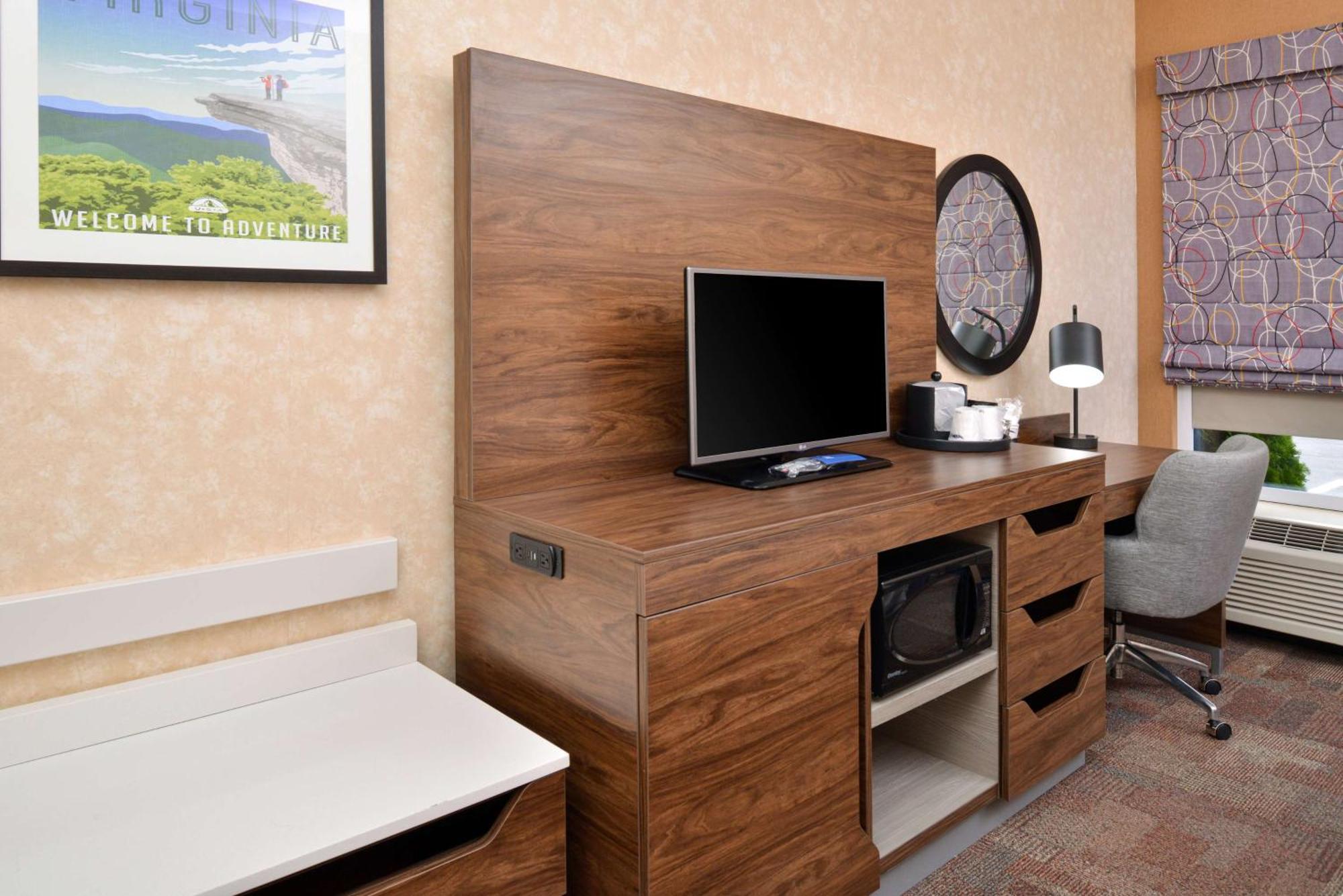 Hampton Inn Wytheville Buitenkant foto